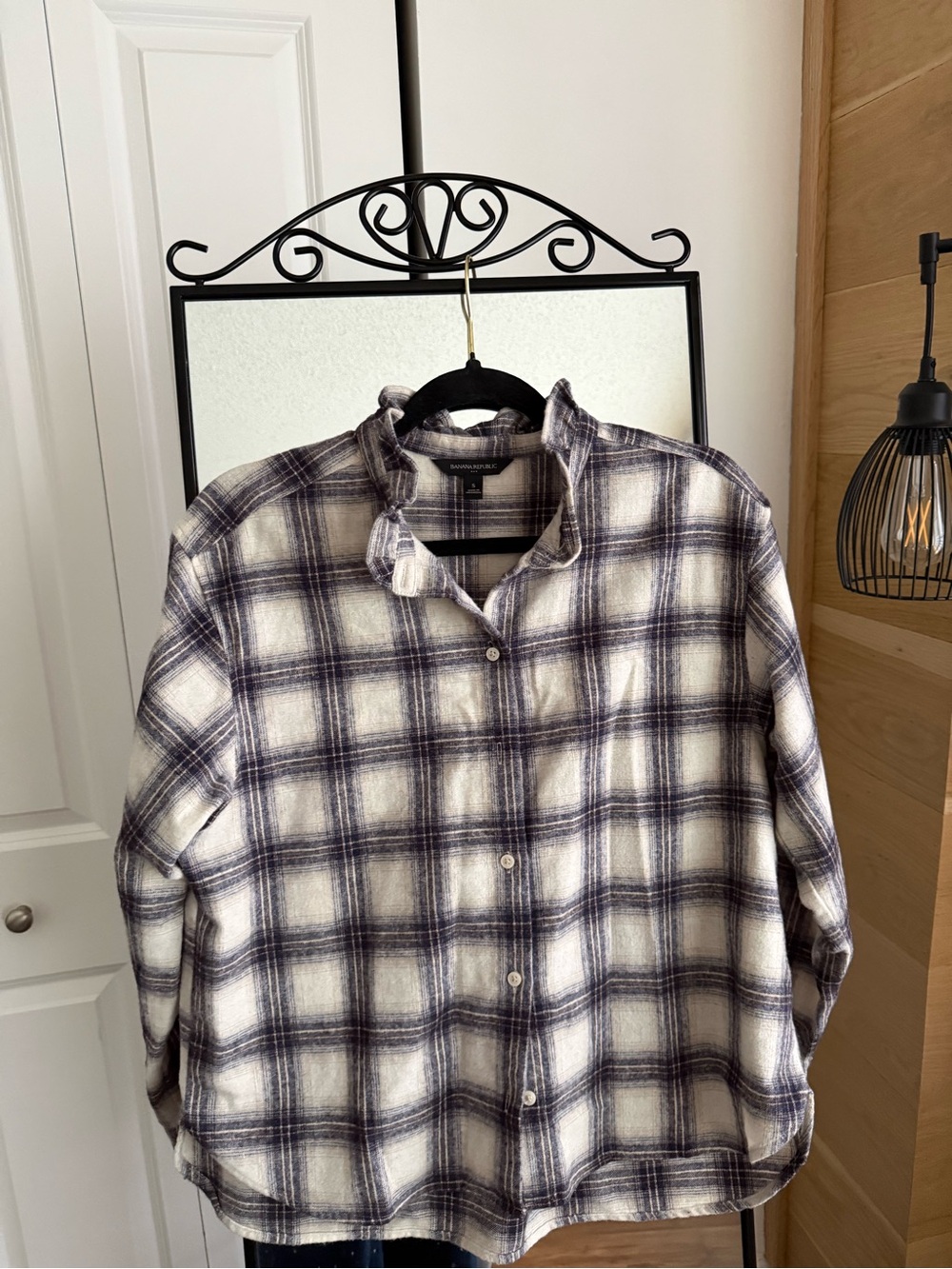 Banana Republic plaid flannel shirt Size S